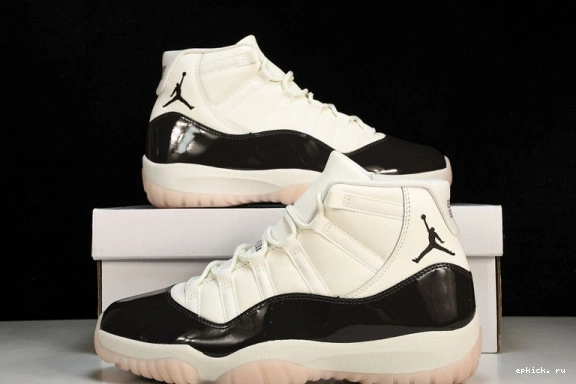 EP Jordan Retro AR0715-101 Neapolitan  11 AR0715-101  0409